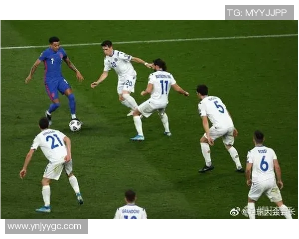 看图猜球足球明星游戏挑战你的足球知识与眼力,快来参与吧